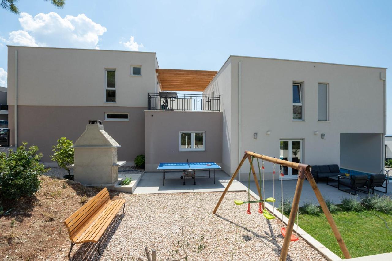 Villa Dorso With Heated Pool Klis Εξωτερικό φωτογραφία